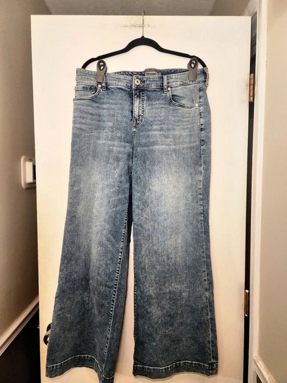 Torrid High-Rise Wide-Leg Jean Blue Denim Size 14R Medium Wash